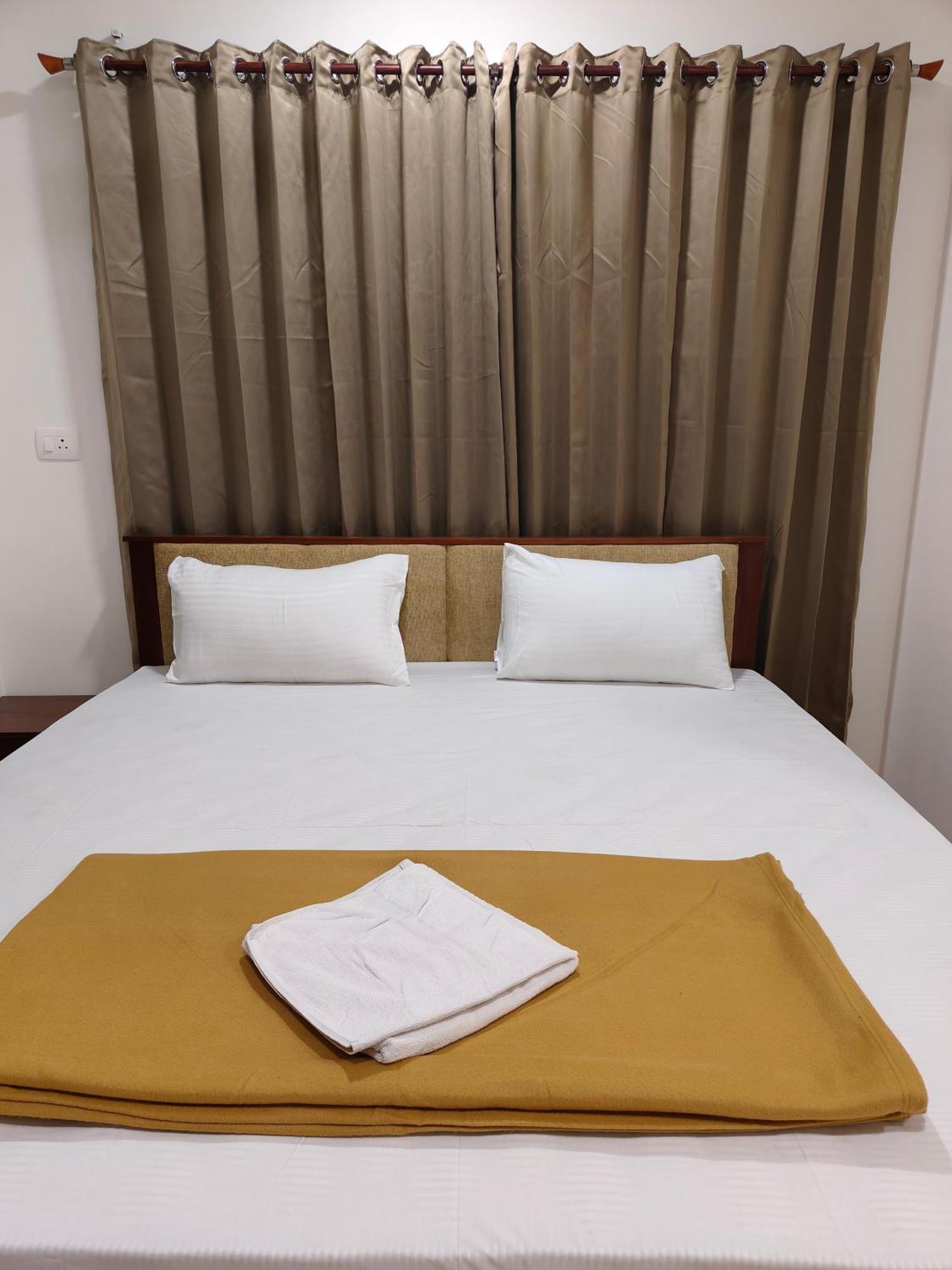 Hotel Nova Kochi Bagian luar foto